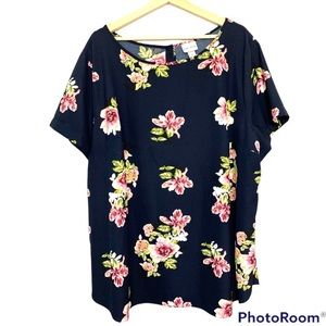 Ava & Viv, Size 2x, EUC, navy floral button back short sleeve top.